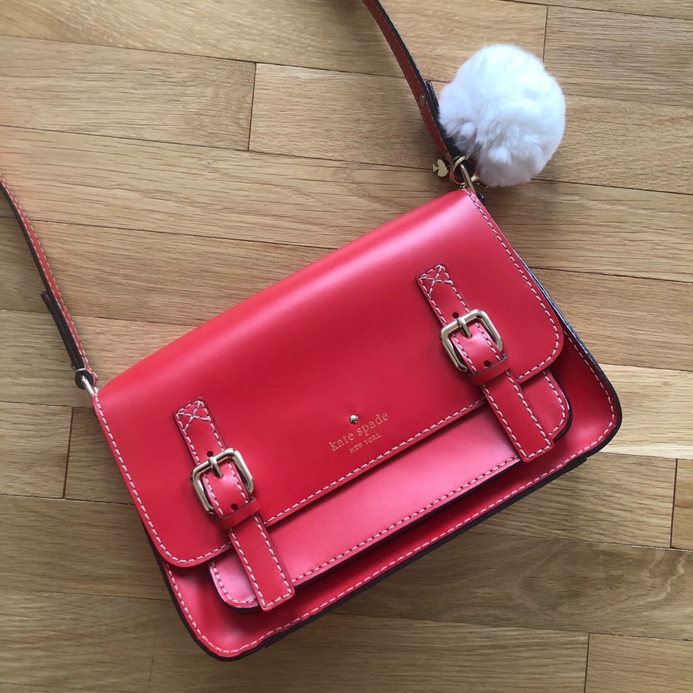 Kate Spade Essex Scout Crossbody (Classic Red)